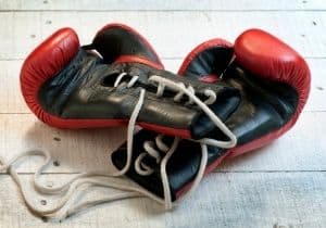 laces gloves sparring